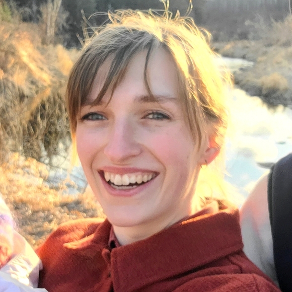 Meet your Posher, Emily - Picture 1 of 1